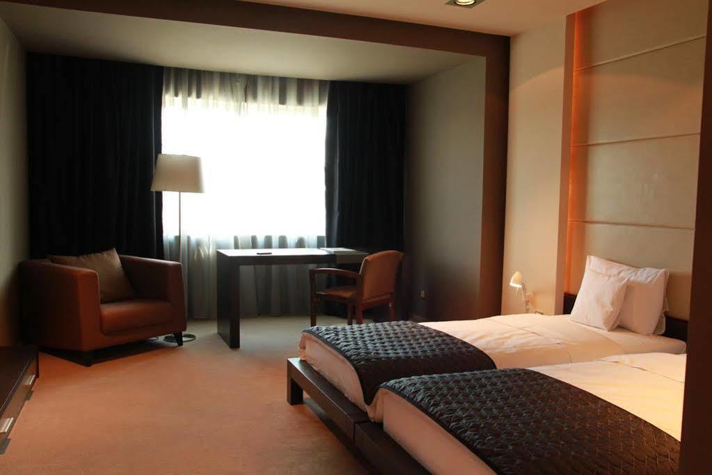 Hotel River Park